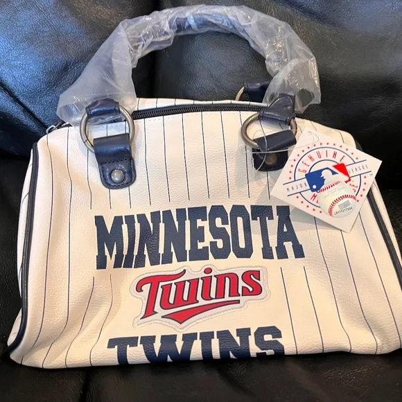 Minnesota Twins Purse MLB Licensed New - Picture 1 of 5